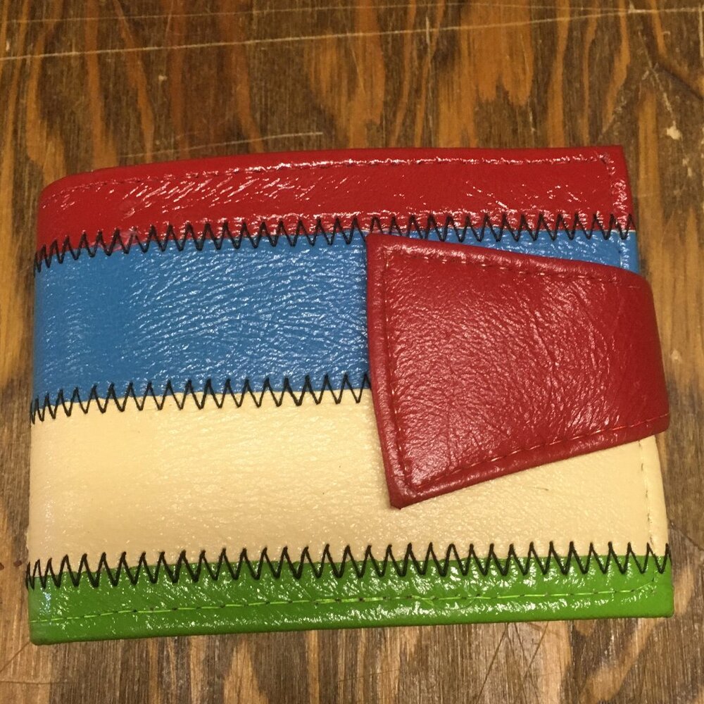 Striped multi color bi fold snap closure vintage vinyl wallet with coin pocket